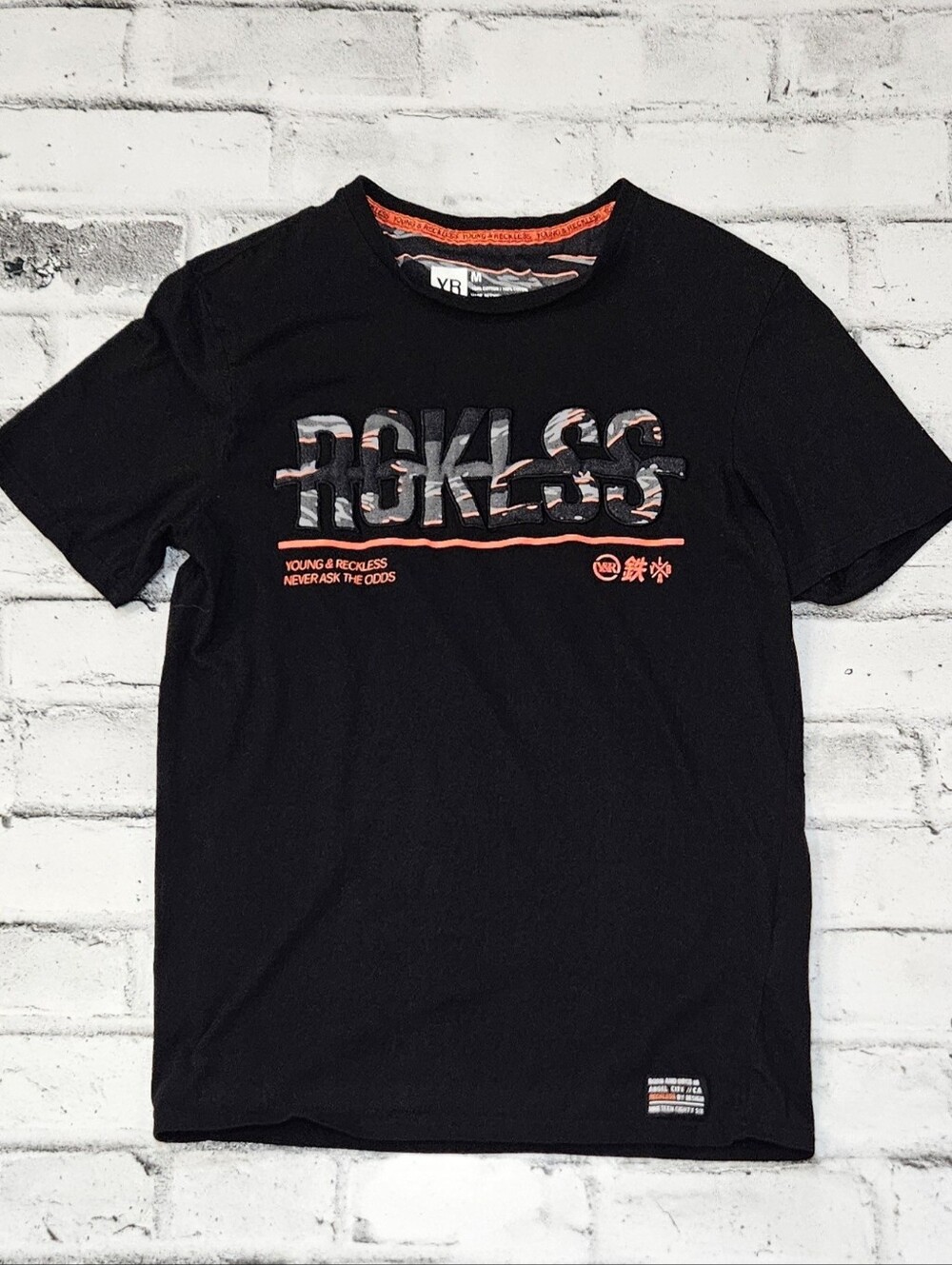 Young and Reckless Mens Graphic T Shirt Black Camo Logo Size Medium